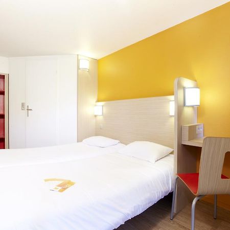 Premiere Classe Valenciennes Ouest Petite Foret Exterior photo