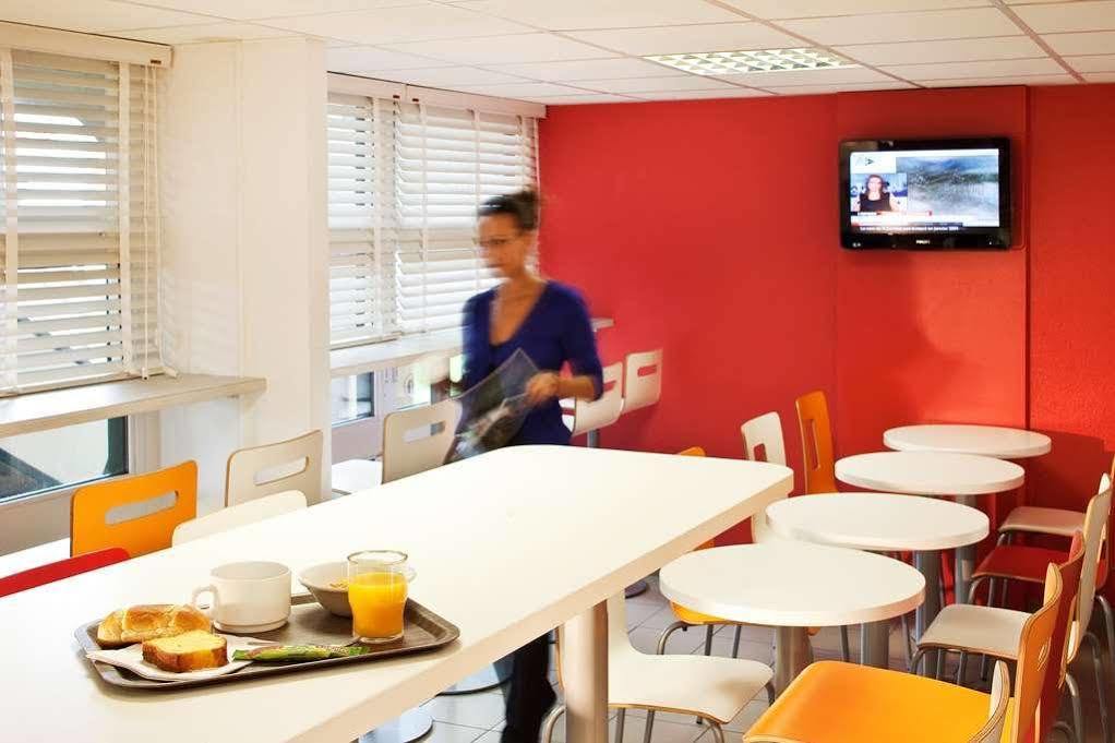 Premiere Classe Valenciennes Ouest Petite Foret Exterior photo