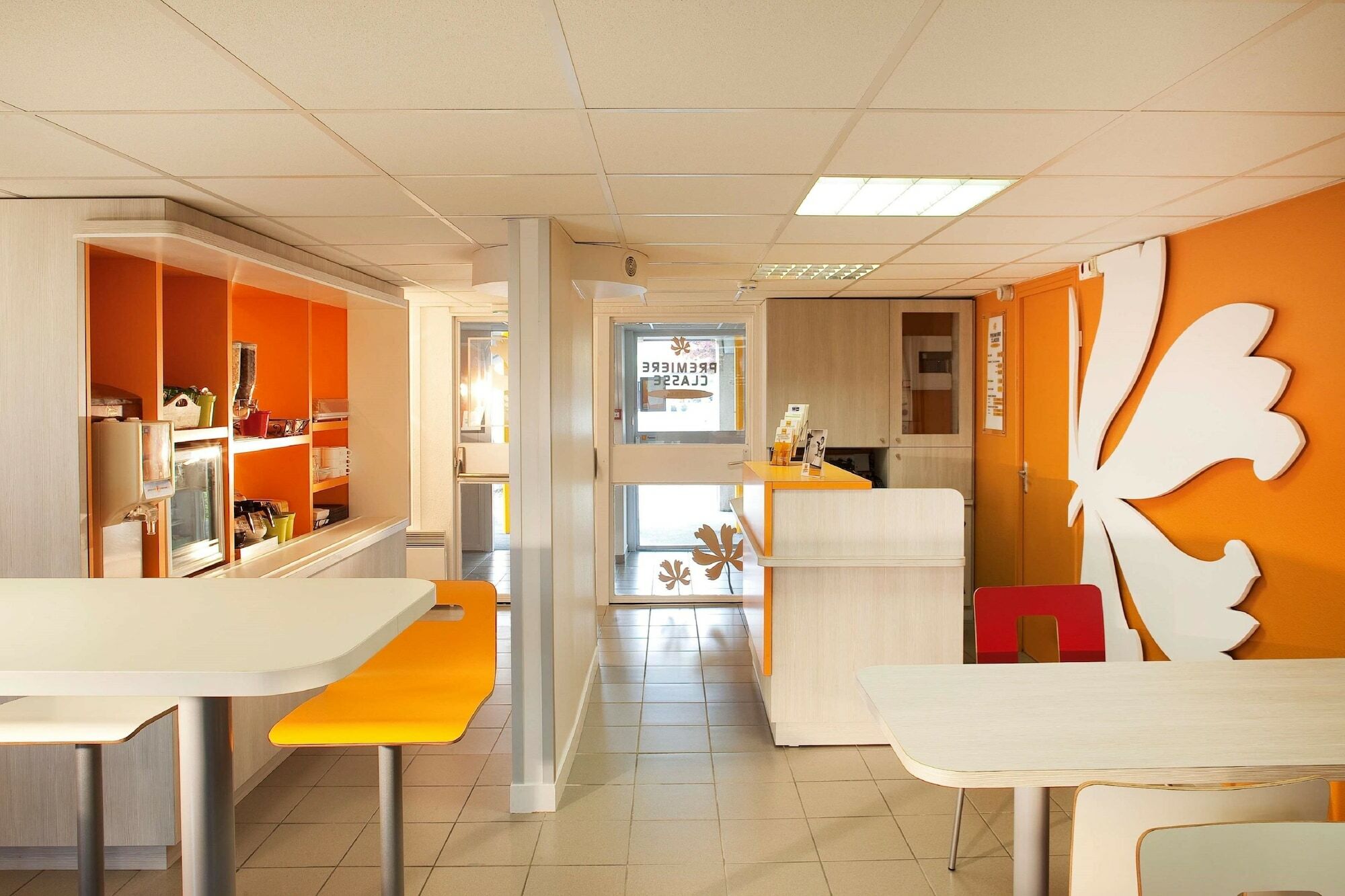 Premiere Classe Valenciennes Ouest Petite Foret Exterior photo