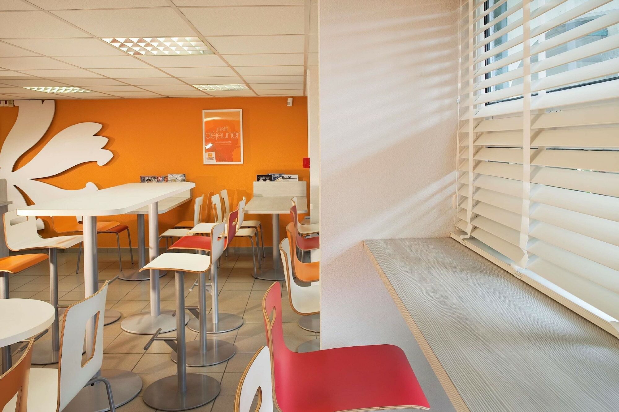 Premiere Classe Valenciennes Ouest Petite Foret Exterior photo